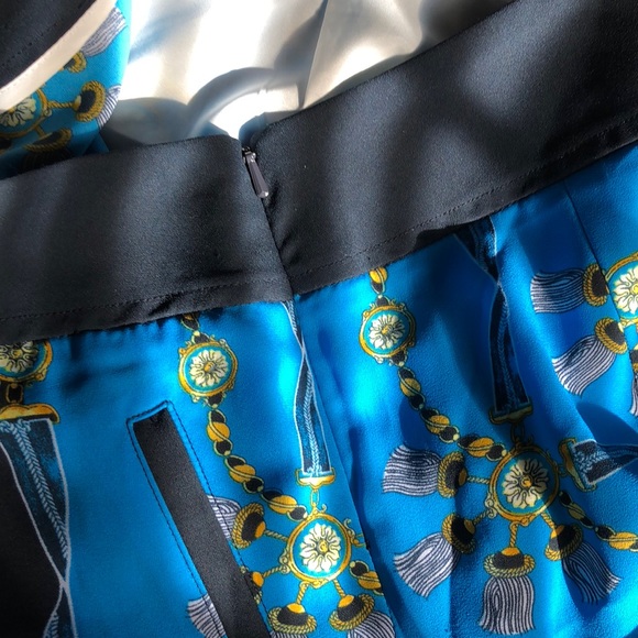 printed shorts - Picture 3 of 3